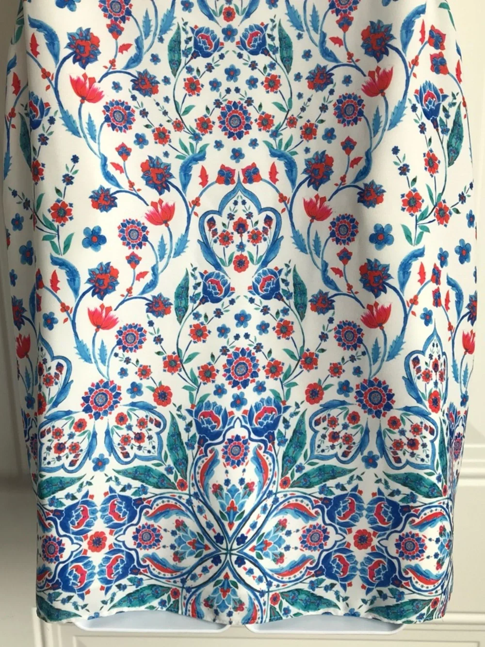 🔴 4/$15 Adrienne Vittadini Women’s L White Red Blue Floral V-Neck Tank Top EUC - Picture 12 of 14